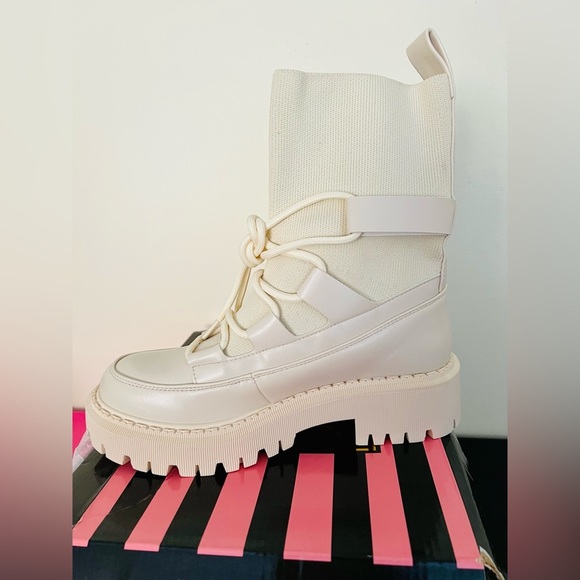 NIB Dolls Kill Lady GoDiva First To Board Platform Ankle Boots Vegan Leather - Picture 2 of 13